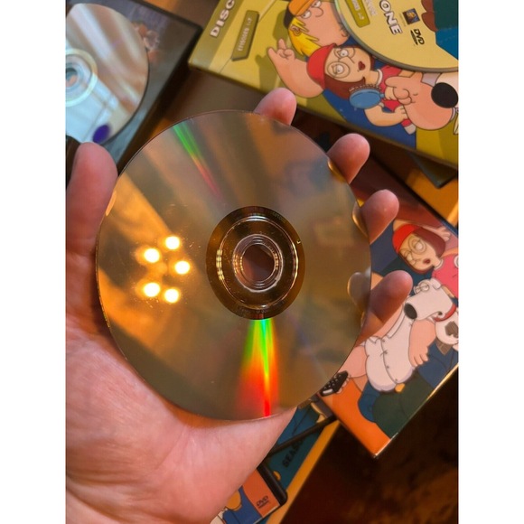 Family Guy: Vol 1 - Season 1,2/vol 2 Season 3/Dark Side/Its A Trap, Untold Story - Picture 10 of 14